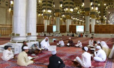 Anjuran Membaca Sholawat Ketika Duduk di Majelis Taklim