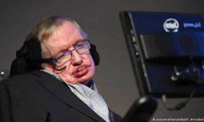 Stephen Hawking dan Kematian Filsafat