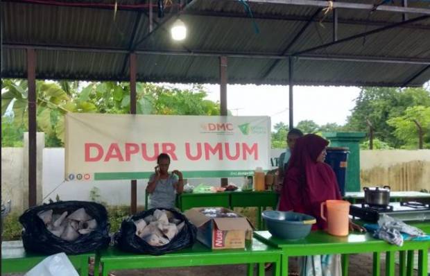 Berbuka Puasa Pertama Bagi Penyintas di Adonara Timur, DMC DD Siapkan Ratusan Paket Konsumsi