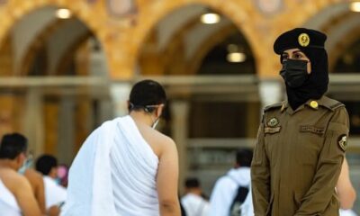 Pertama Kali, Polisi Wanita Arab Saudi Mengawasi Jamaah Umrah di Mekah