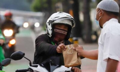 Rayakan Milad ke-3, Anak-Anak Muda dari ISYEF Berbagi Takjil Serentak di 7 Provinsi