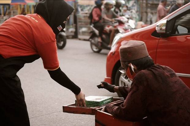 Bagikan 55.555 Paket Nutrisi Buka Puasa, Alfamart dan Bebelac Pecahkan Rekor Muri