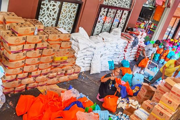 Selama Ramadhan, Masjid Al Aqsha Delatinos Bagikan Bingkisan Senilai Rp500 Juta