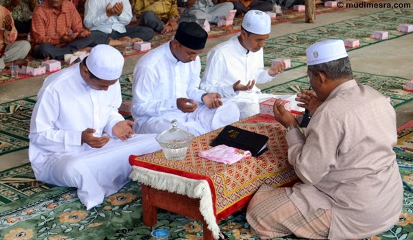 Tradisi Peusijuek Masyarakat Aceh dalam Perspektif Syari’at Islam