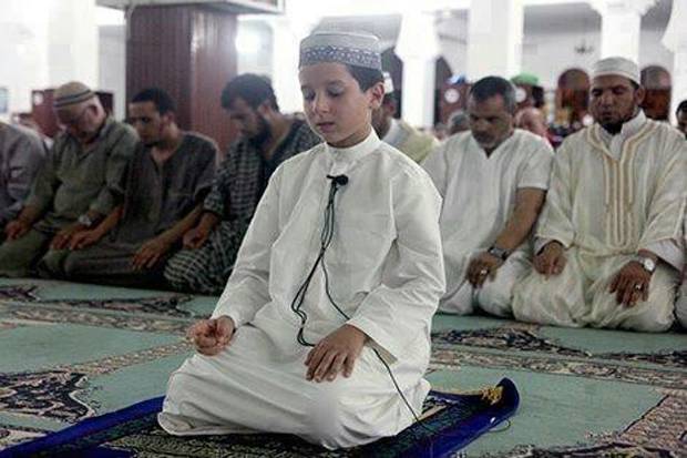 Anak Belum Baligh Jadi Imam Sholat Berjamaah, Bolehkah?