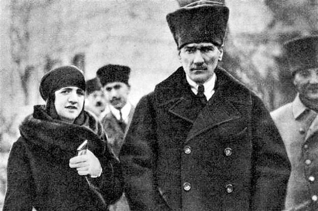 Mustafa Kemal Ataturk, Tokoh Sekuler Turki yang Berandil Meruntuhkan Khalifah Ustmani