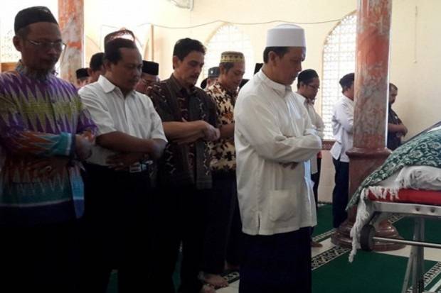 Tata Cara Sholat Jenazah, Hukum dan Rukun-Rukunnya