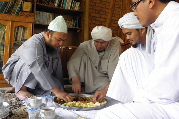 Inilah Fadhillah Makan Bersama-sama Seperti Anjuran Nabi