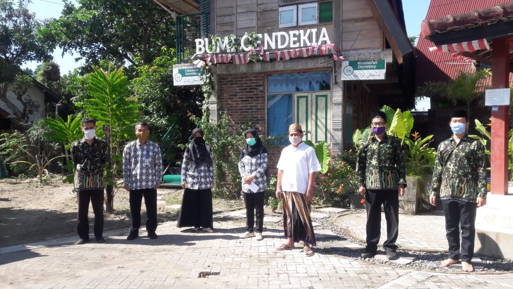 Pesantren Bumi Cendekia: Ajak Remaja Berpikiran Terbuka