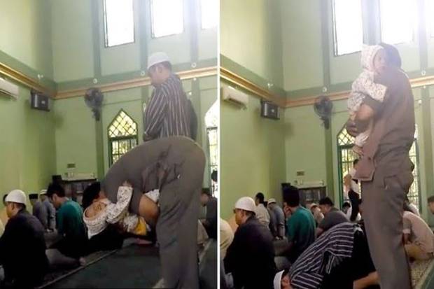 Hukum Menggendong Anak Saat Sholat, Bolehkah?