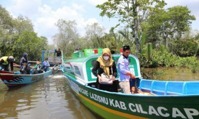 Perahu Ambulans NU Care dan PT Paragon Mudahkan Warga Kampung Laut Cilacap Berobat