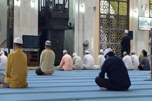 Keutamaan Seseorang yang Menunggu Datangnya Waktu Sholat