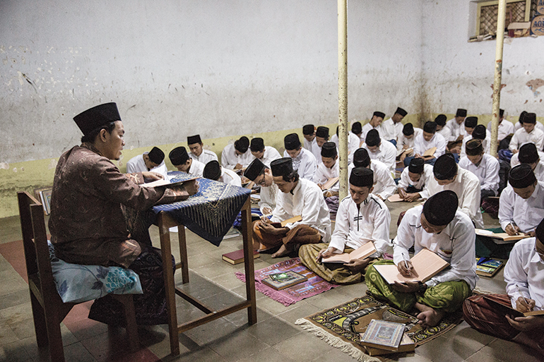 Pesantren Dan Sistem Inkulturasi Canggih Syiar Islam di Nusantara