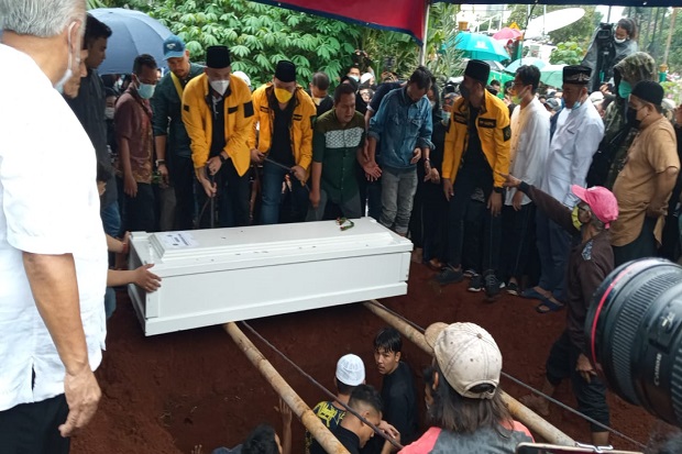 Pandangan Islam Terkait Rencana Pemindahan Makam Vanessa Angel