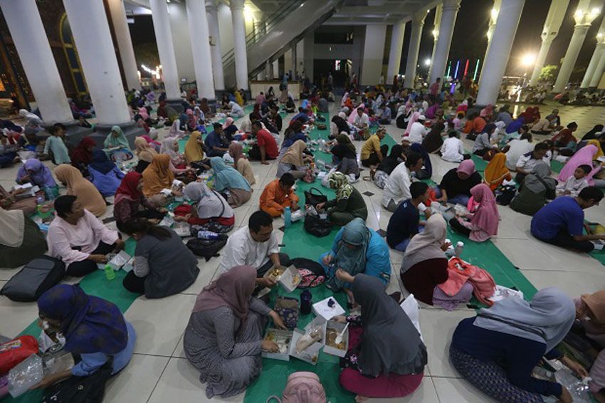 Ramadhan, Masyarakat Diperbolehkan Buka Puasa Bersama dan Itikaf