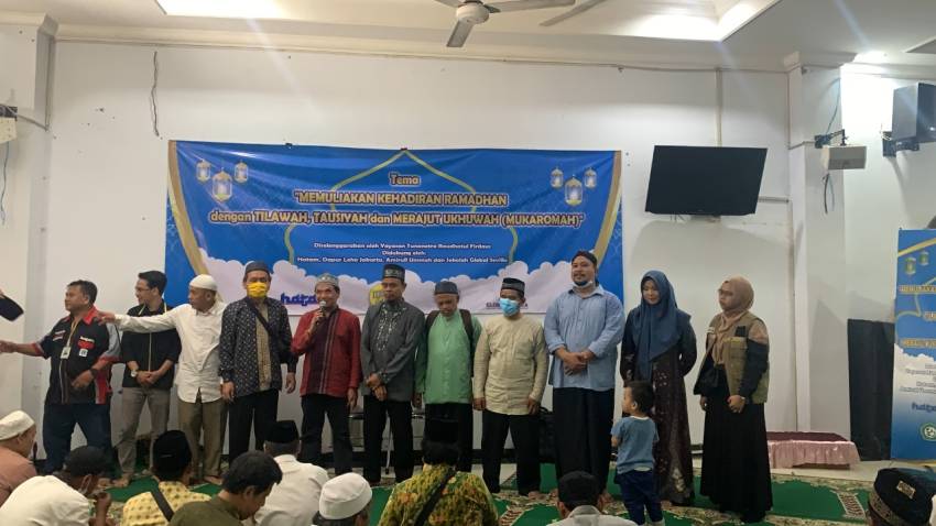 Ammirul Ummah Salurkan Paket Ramadhan untuk Tunanetra