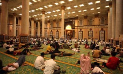 Bacaan Niat Iktikaf Sebelum Masuk Masjid Lengkap Arab dan Latin