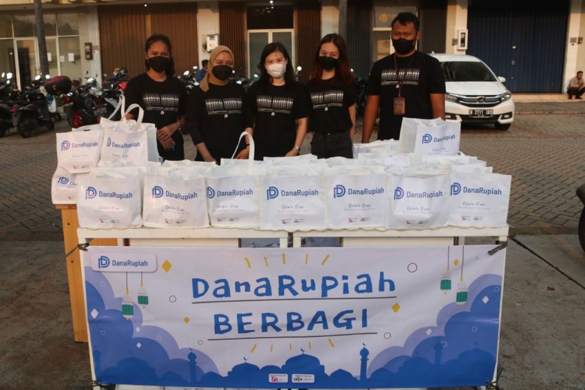 Dukung Kualitas Ibadah di Bulan Ramadhan, DanaRupiah Bagikan Hidangan Buka Puasa