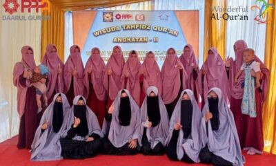 Hebat! Emak-emak di Bekasi Wisuda Tahfizh Al-Qur’an