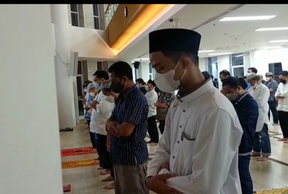 Masjid At Tanwir PP Muhammadiyah Gelar Salat Tarawih Perdana, Begini Suasananya