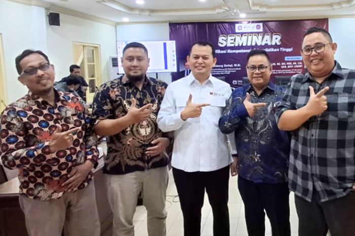 Prof Amilin, Paparkan Kebijakan BNSP Tentang Sertifikasi Kompetensi pada Seminar Nasional PLSP PT Muhammadiyah/Aisiyah